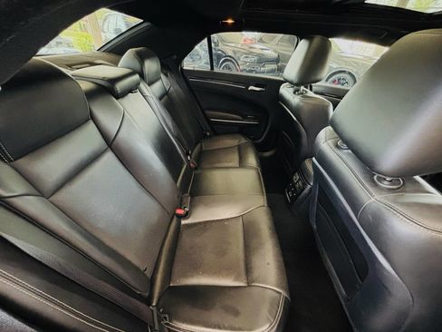 Used 2022 Chrysler 300 S w/ Comfort Group RWD image 33