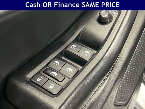 Used 2025 Jeep Grand Cherokee Laredo X w/ Luxury Tech Group I AWD/4WD image 20