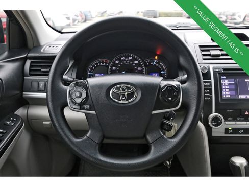 Used 2014 Toyota Camry LE image 15