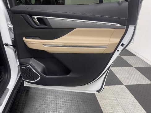 New 2025 Buick Enclave Preferred w/ Power Package AWD/4WD image 14