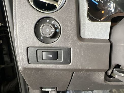 Used 2012 Ford F150 XLT w/ XLT Chrome Pkg AWD/4WD image 14