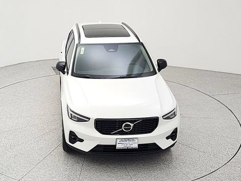 New 2026 Volvo XC40 B5 Plus w/ Climate Package AWD/4WD image 14