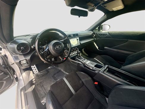 Used 2023 Toyota GR86 Premium image 9