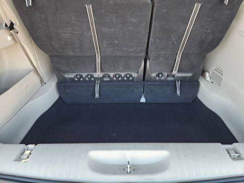 Used 2024 Chrysler Pacifica Touring-L image 32