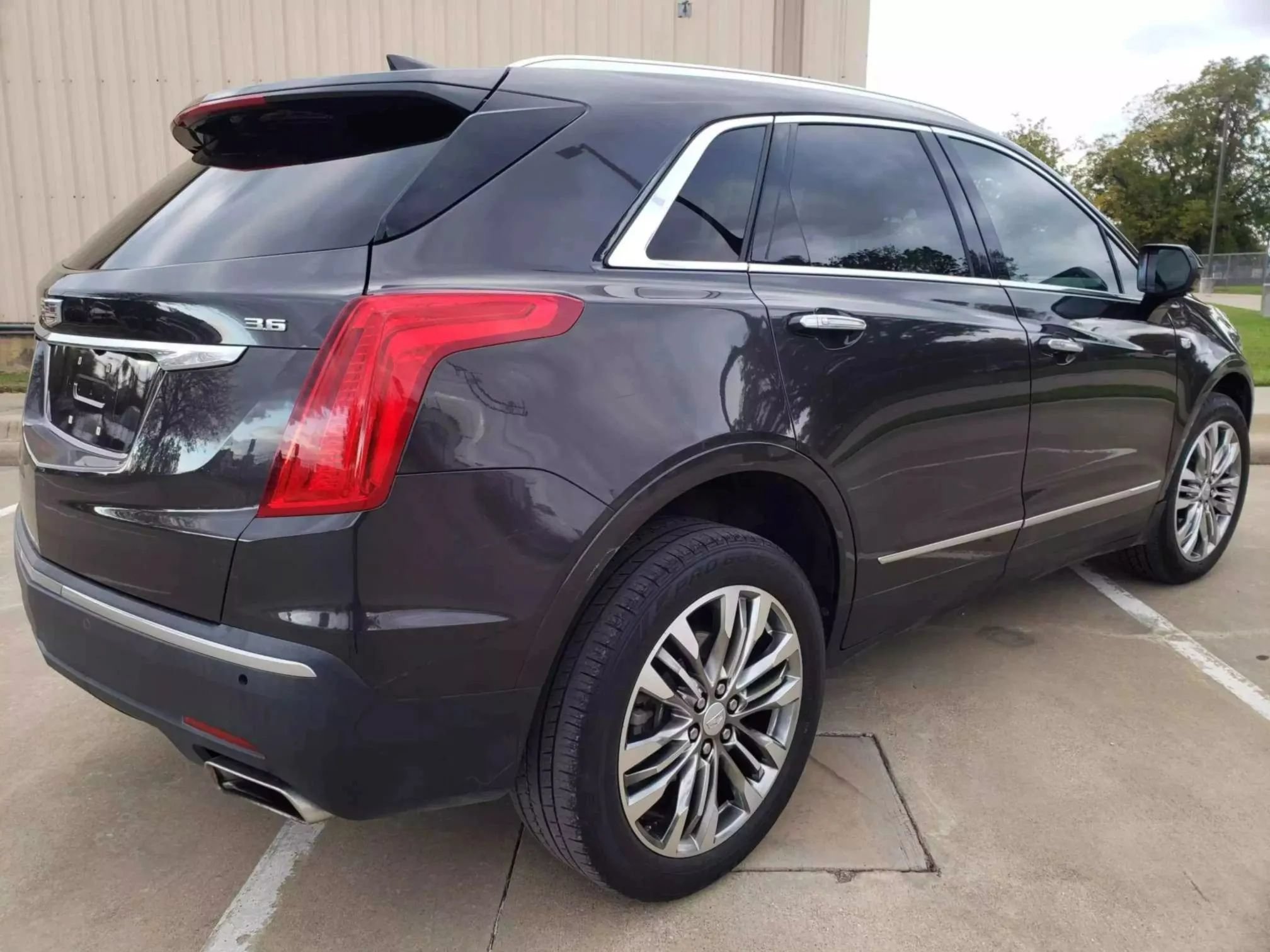 Used 2018 Cadillac XT5 Premium Luxury FWD image 7