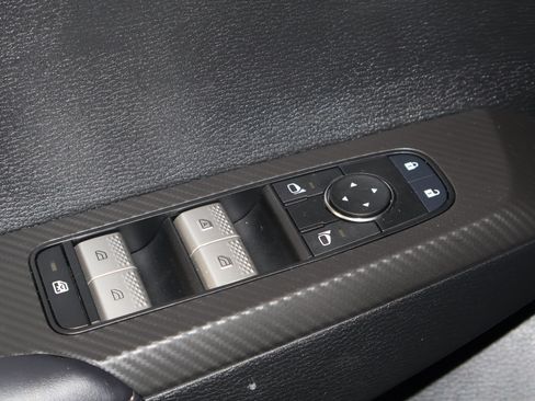 Used 2025 Mitsubishi Outlander ES image 32