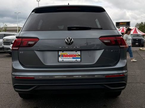 Used 2022 Volkswagen Tiguan SE w/ Panoramic Sunroof Package AWD/4WD image 33