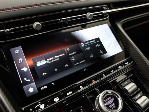 Used 2025 Aston Martin DB12 image 17