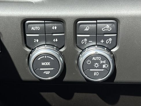Used 2025 GMC Sierra 1500 AT4 AWD/4WD image 25