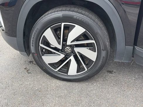 Used 2025 Volkswagen Atlas SE AWD/4WD image 26