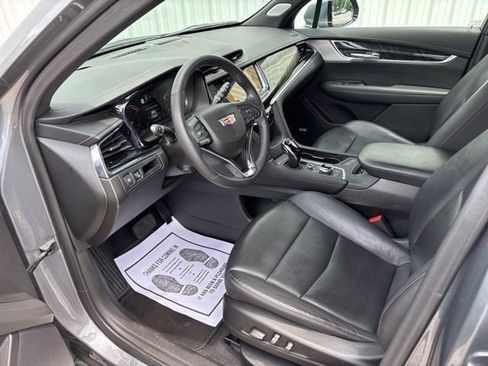Used 2022 Cadillac XT6 Premium Luxury image 12