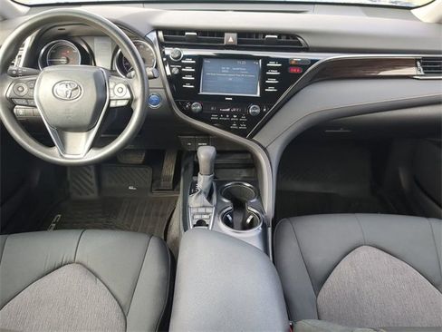 Used 2020 Toyota Camry LE image 13