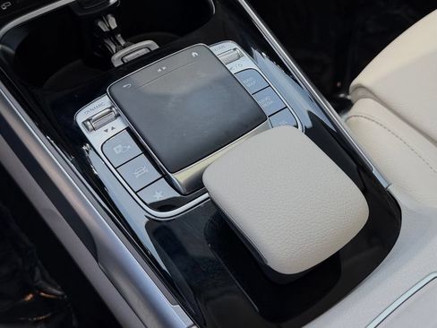 Certified 2023 Mercedes-Benz GLB 250 image 29