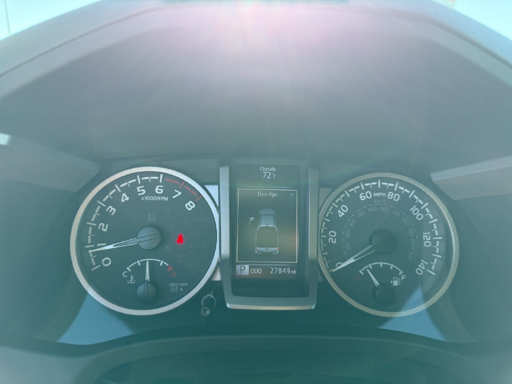Used 2022 Toyota Tacoma SR5 w/ Technology Package RWD image 15