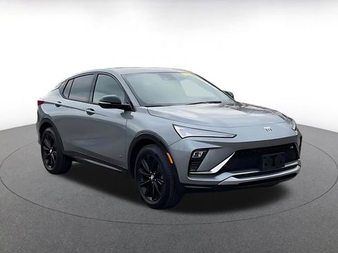 Used 2025 Buick Envista Sport Touring image 2