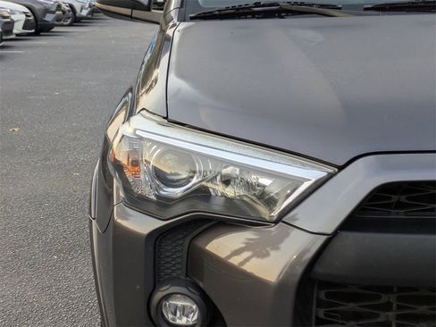 Used 2022 Toyota 4Runner SR5 image 11