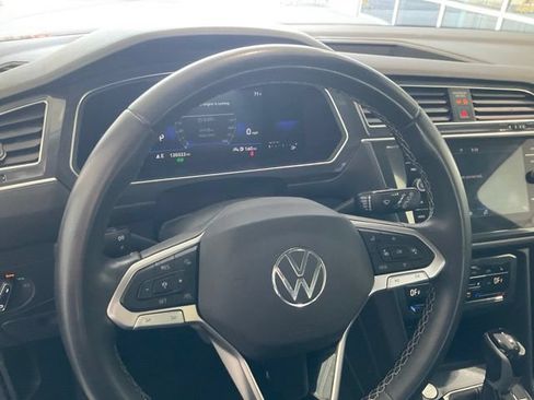 Used 2023 Volkswagen Tiguan SE FWD image 6
