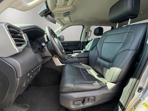 Used 2022 Toyota Tundra Limited w/ Power Package AWD/4WD image 9