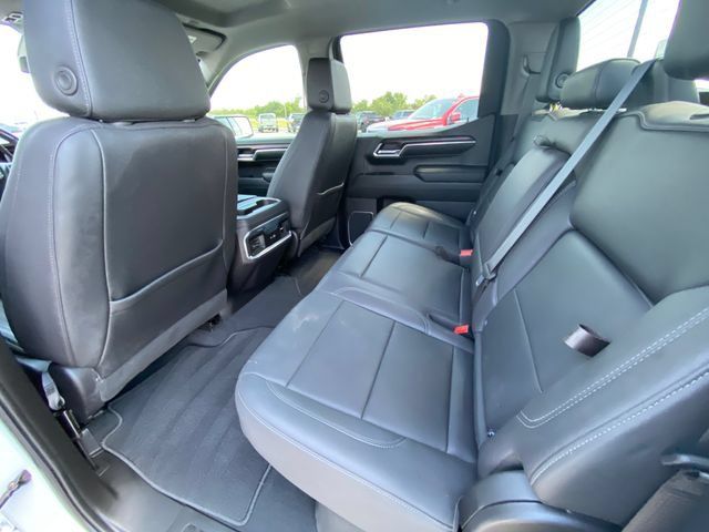 Used 2023 GMC Sierra 1500 SLT AWD/4WD image 14