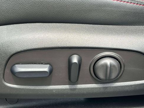 Used 2024 Chevrolet Equinox RS FWD image 20