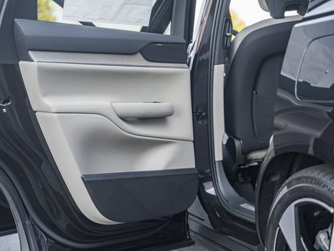 New 2025 Volvo EX90 Ultra w/ Protection Package Premier image 31