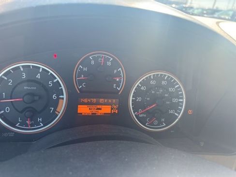 Used 2011 Nissan Titan SV w/ SV Value Truck Pkg image 9