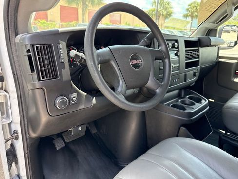 Used 2021 GMC Savana 2500 RWD image 5