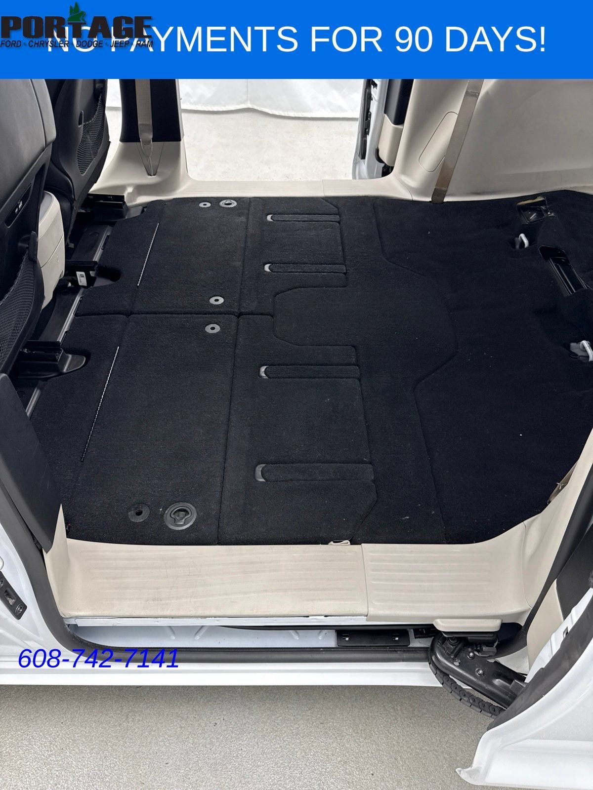 Used 2024 Chrysler Pacifica Touring-L FWD image 34