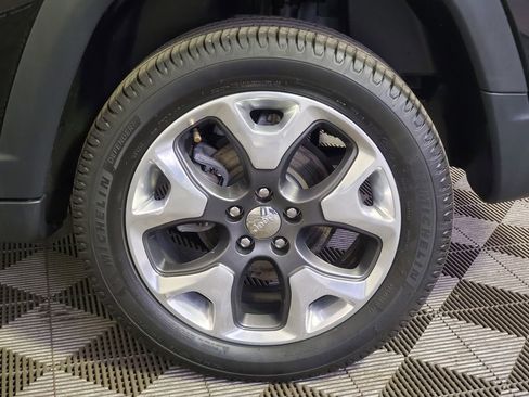 Used 2019 Jeep Compass Limited AWD/4WD image 9