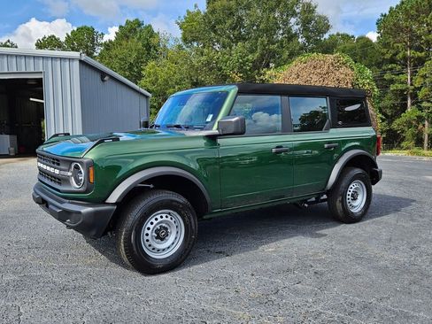 New 2025 Ford Bronco 4-Door image 4
