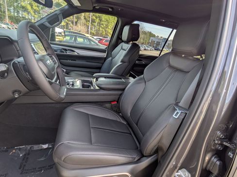 New 2026 Jeep Grand Wagoneer Limited image 18