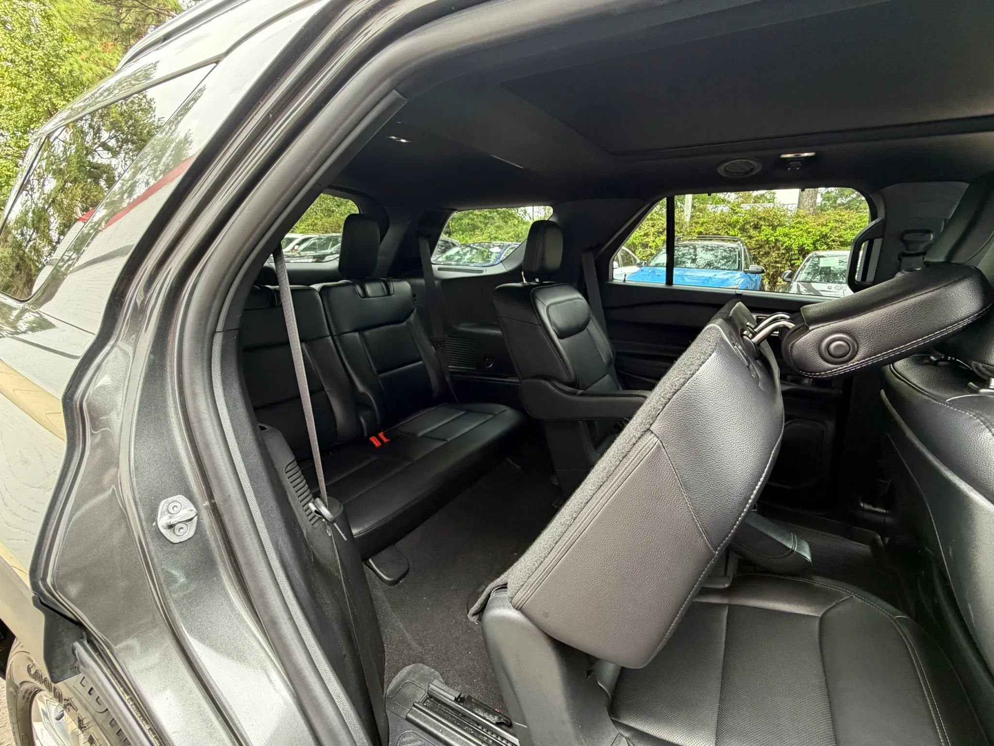 Used 2020 Ford Explorer Limited w/ Class III Trailer Tow Package AWD/4WD image 22