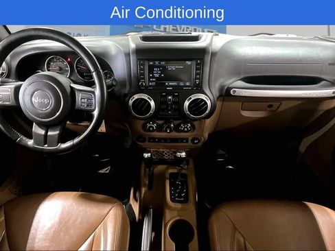 Used 2016 Jeep Wrangler Unlimited Rubicon AWD/4WD image 10