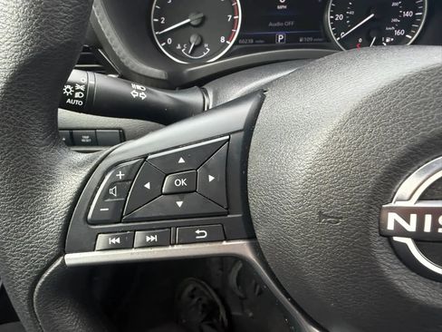 Used 2024 Nissan Sentra SV FWD image 13