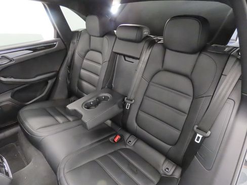 Certified 2026 Porsche Macan AWD/4WD image 43