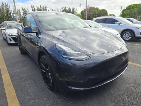 Used 2024 Tesla Model Y Long Range image 2