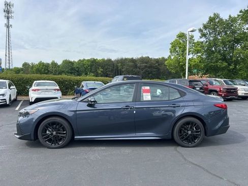 New 2026 Toyota Camry SE FWD image 8