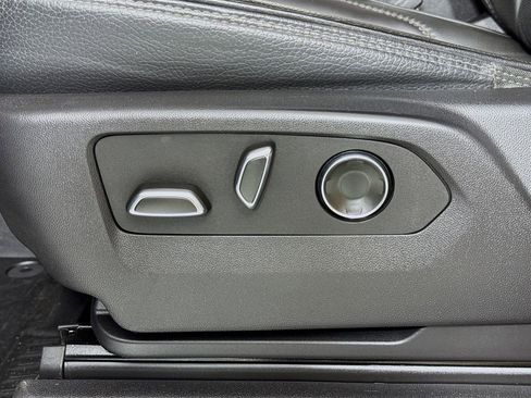 Used 2025 GMC Sierra 3500 Denali w/ Technology Package AWD/4WD image 16