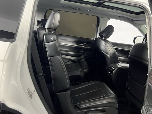 Used 2023 Jeep Grand Cherokee L Limited w/ Luxury Tech Group II image 29