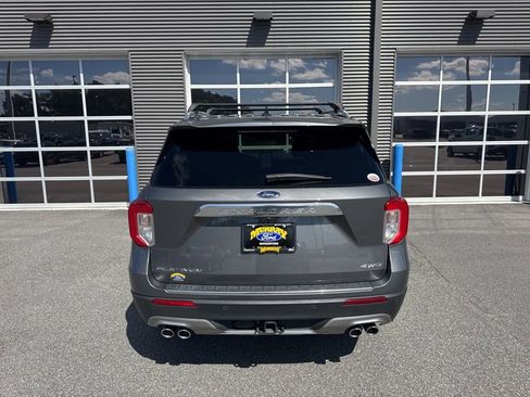 Used 2023 Ford Explorer Platinum w/ Technology Package AWD/4WD image 3