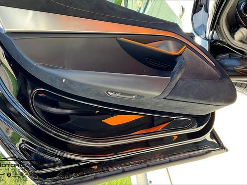 Used 2024 McLaren 750S Spider image 19