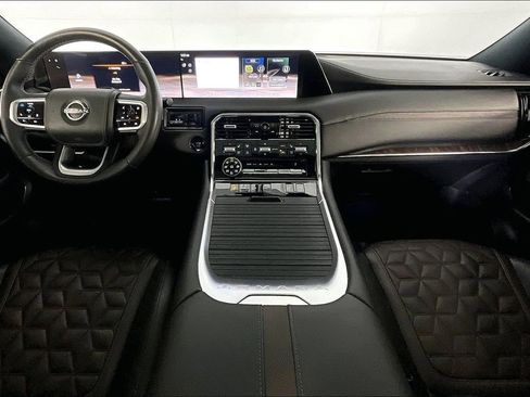 Used 2025 Nissan Armada Platinum Reserve AWD/4WD image 19