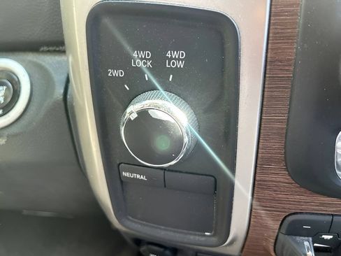 Used 2015 RAM 2500 Laramie AWD/4WD image 27