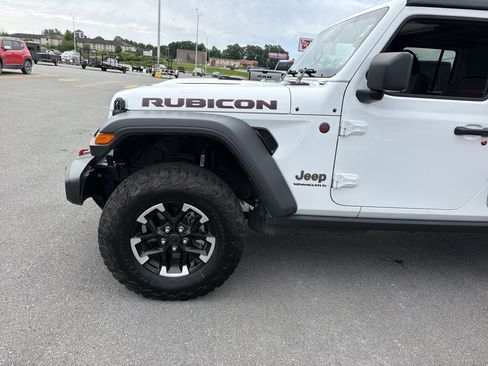 Used 2026 Jeep Wrangler Unlimited Rubicon AWD/4WD image 11