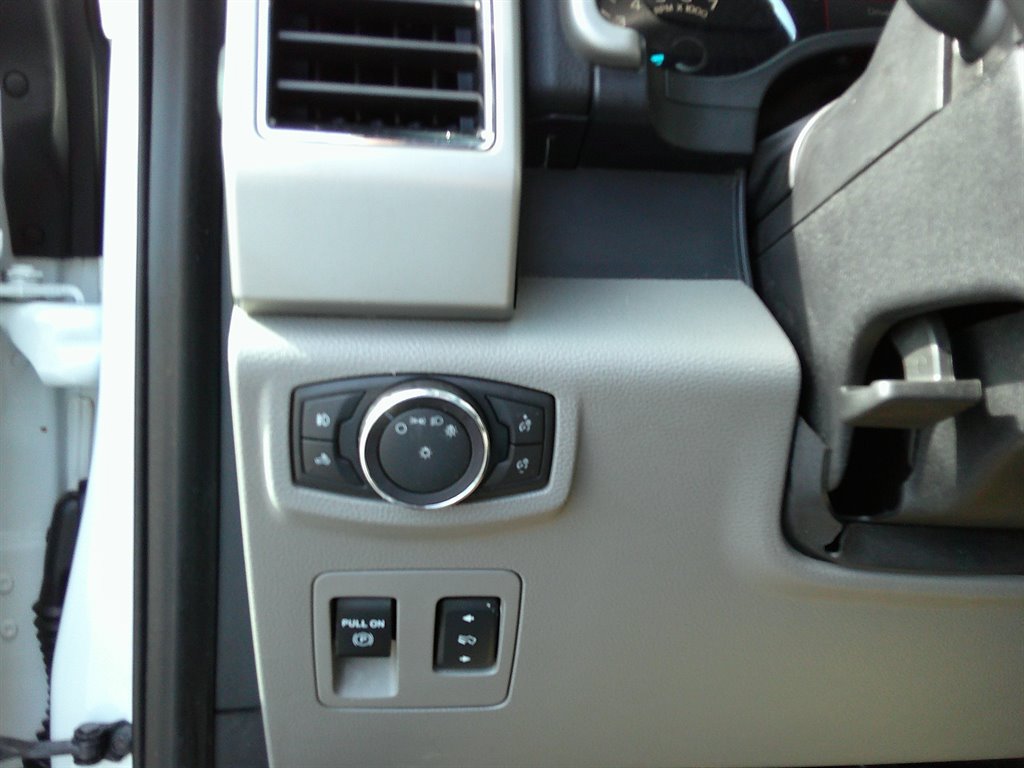 Used 2018 Ford F150 Lariat AWD/4WD image 14
