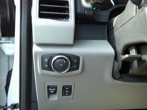 Used 2018 Ford F150 Lariat AWD/4WD image 14