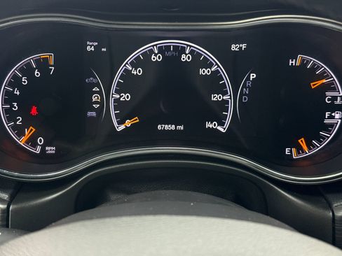Used 2022 Jeep Grand Cherokee Laredo X RWD image 22