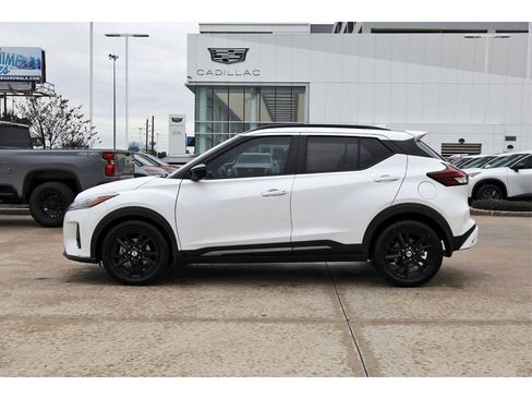 Certified 2021 Nissan Kicks SR image 3