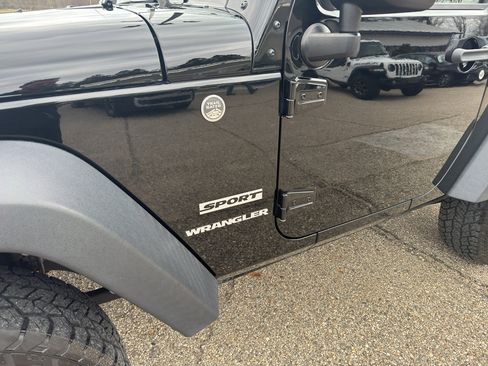 Used 2017 Jeep Wrangler Sport image 4