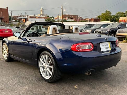 Used 2010 MAZDA MX-5 Miata Grand Touring w/ Premium Pkg RWD image 8